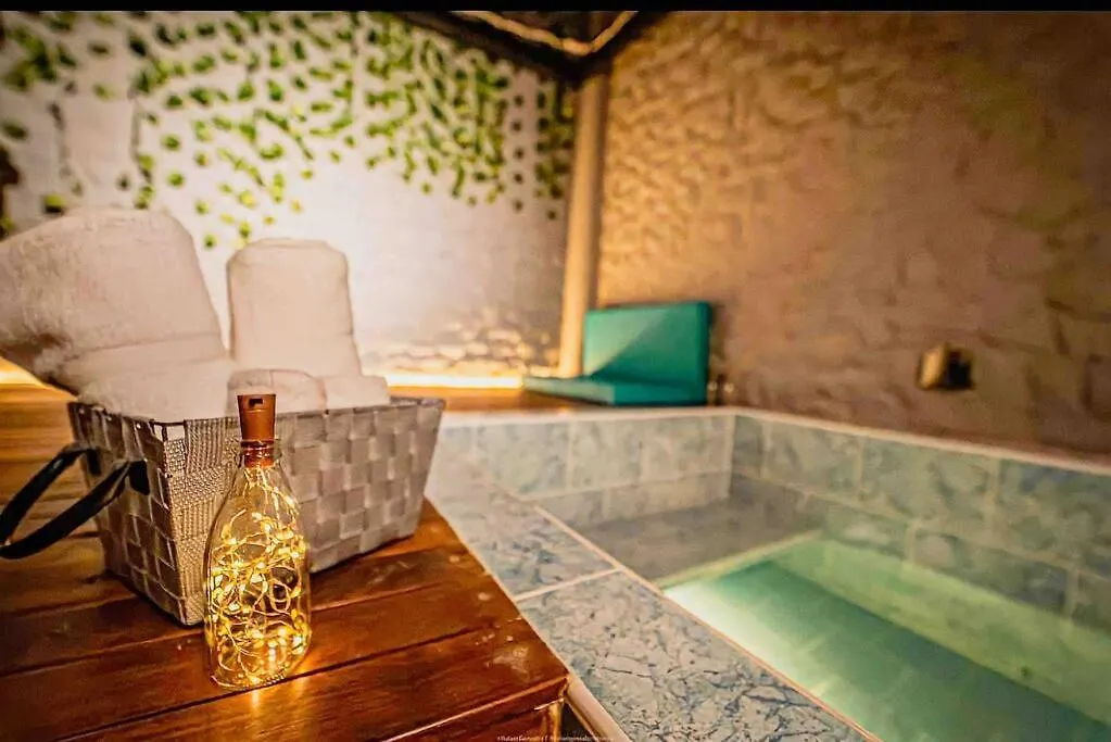 Provenza Apartment - Private Jacuzzi - Lleras Park Medellín Colombia