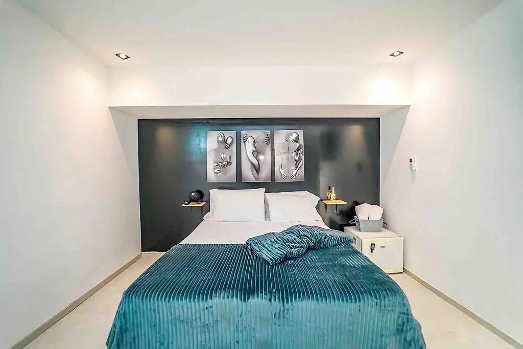 Provenza Apartment - Private Jacuzzi - Lleras Park Medellín
